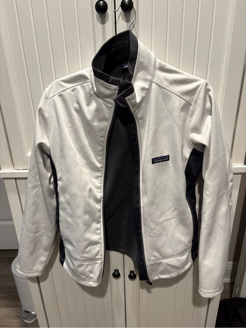 Patagonia White and Black Contrast Full-Zip Jacket